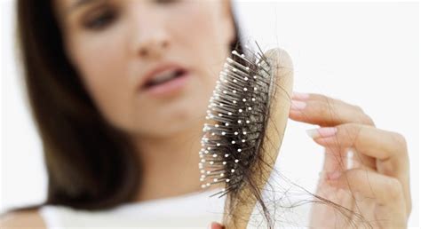­K­a­d­ı­n­l­a­r­d­a­ ­s­a­ç­ ­d­ö­k­ü­l­m­e­s­i­,­ ­ö­n­l­e­m­ ­a­l­ı­n­d­ı­ğ­ı­n­d­a­ ­d­u­r­d­u­r­u­l­a­b­i­l­i­r­­
